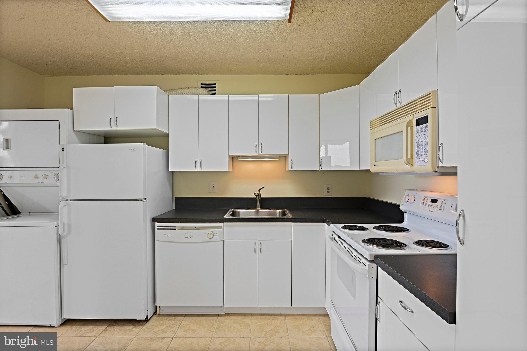 MCLEAN HOUSE NORTH - Residential