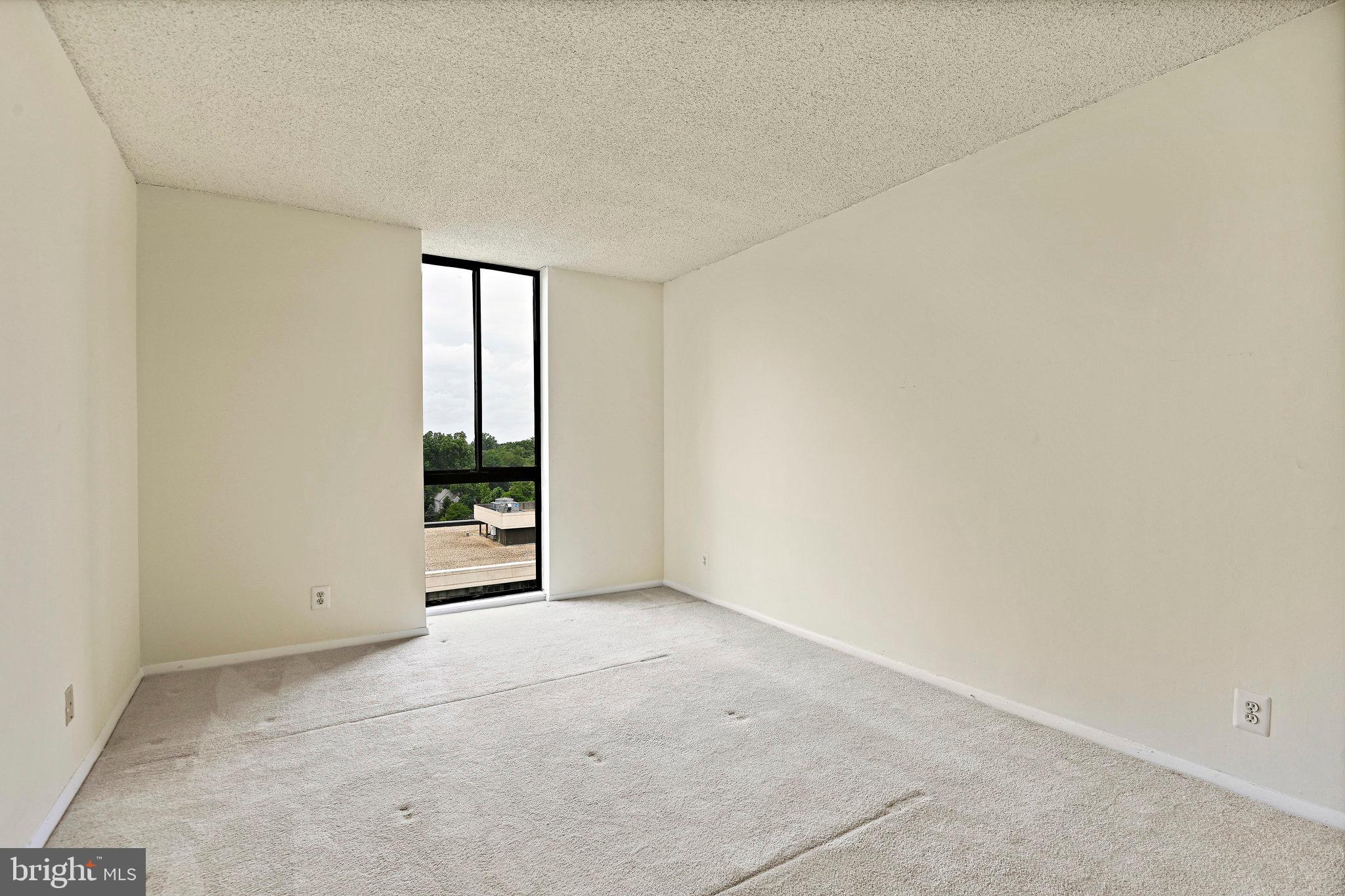 MCLEAN HOUSE NORTH - Residential