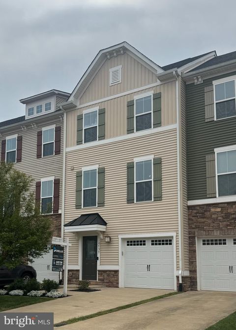 Photo of 10757 Hinton Way, MANASSAS, VA 20112 (MLS # VAPW2116816)
