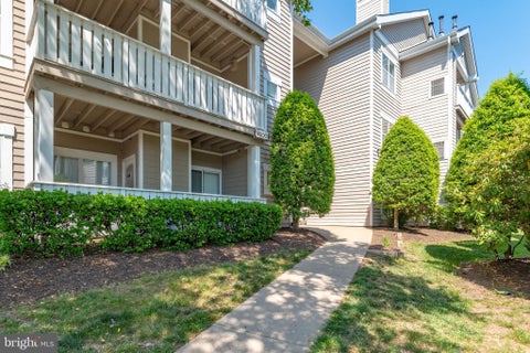 Condo For Rent - 14300 Grape Holly Grove #24<br/> Fairfax County, CENTREVILLE, VA 20121