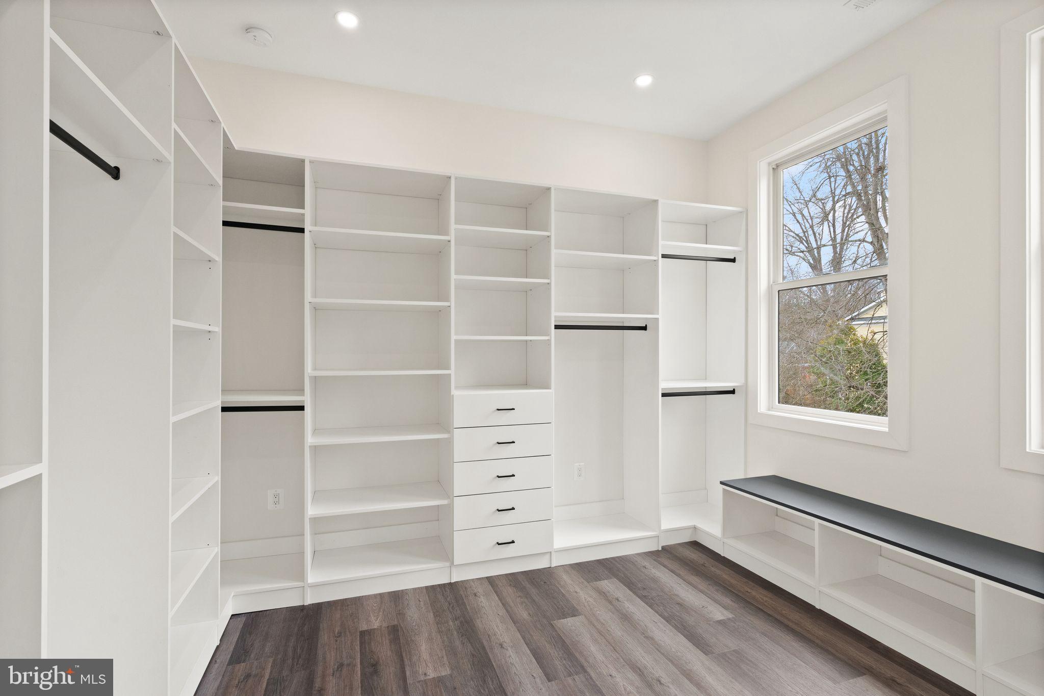 VIENNA ACRES - Residential