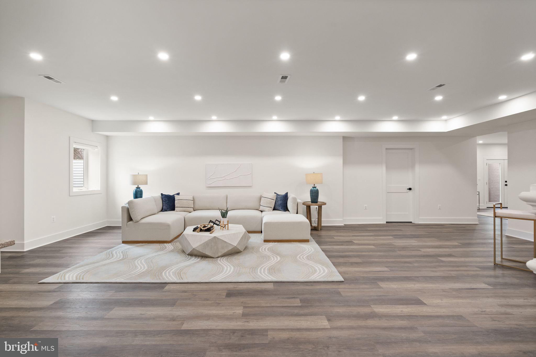 VIENNA ACRES - Residential