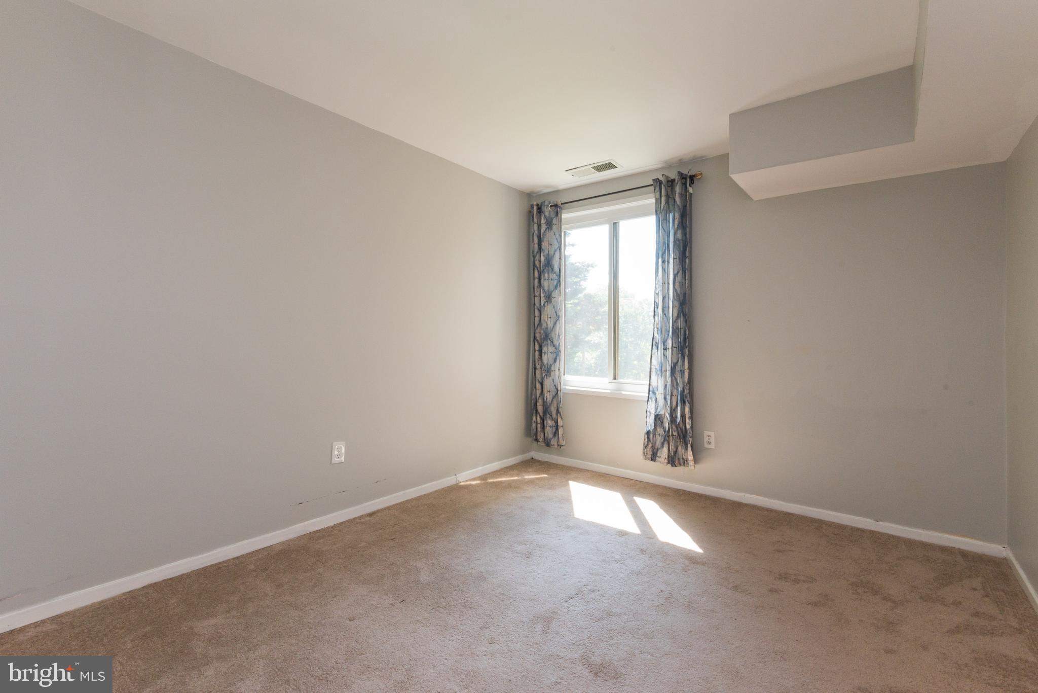 LONG REACH - Residential