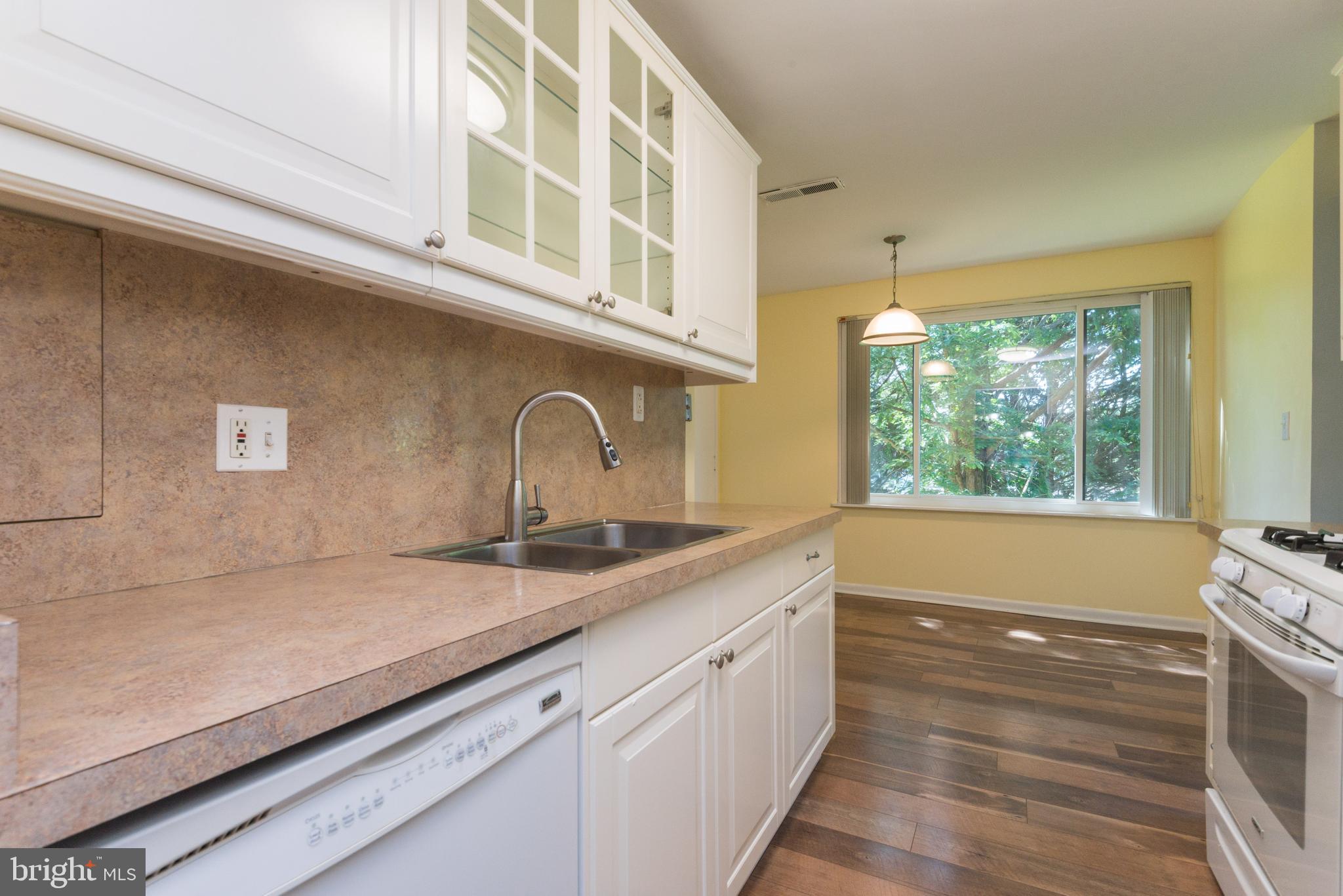 LONG REACH - Residential