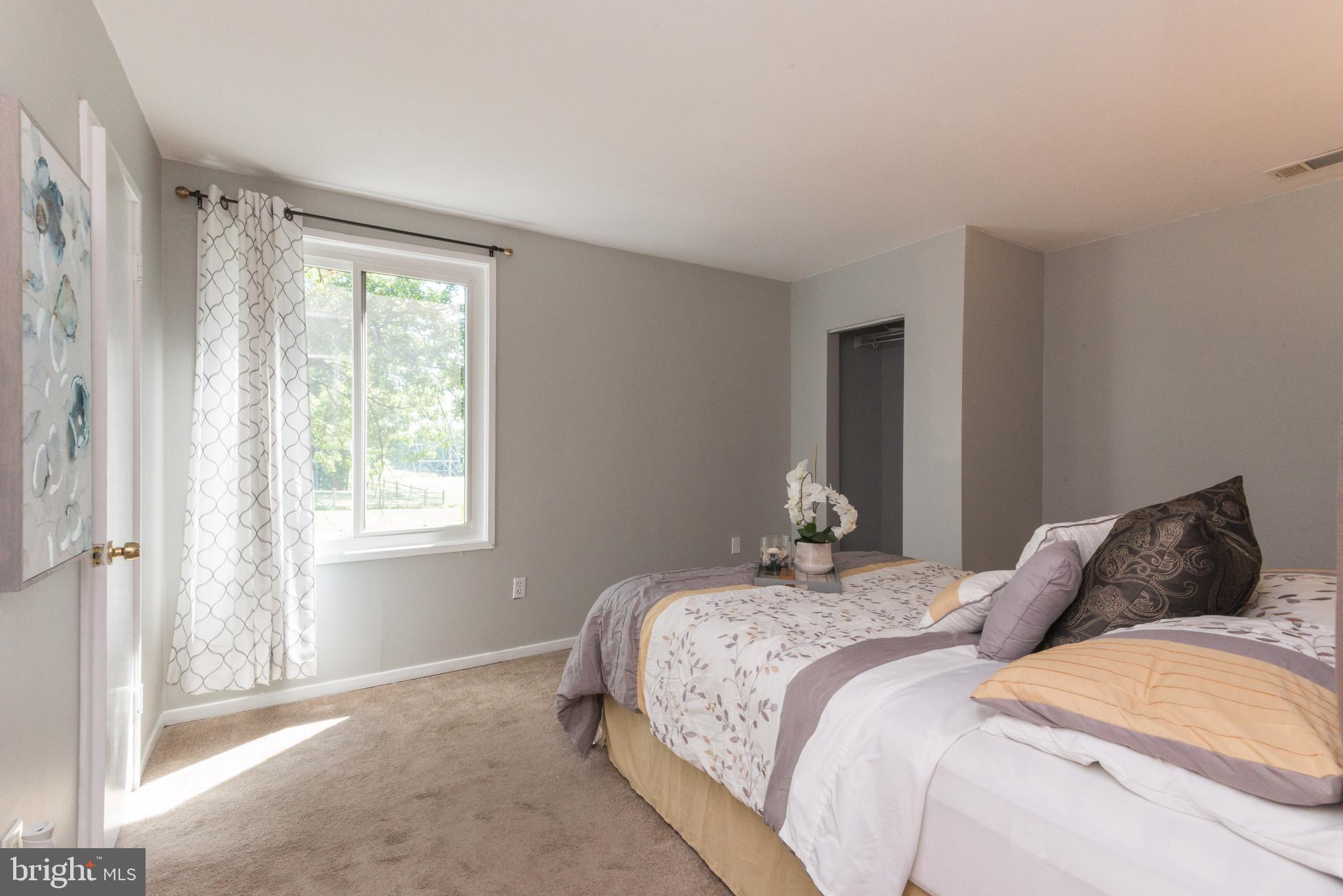 LONG REACH - Residential