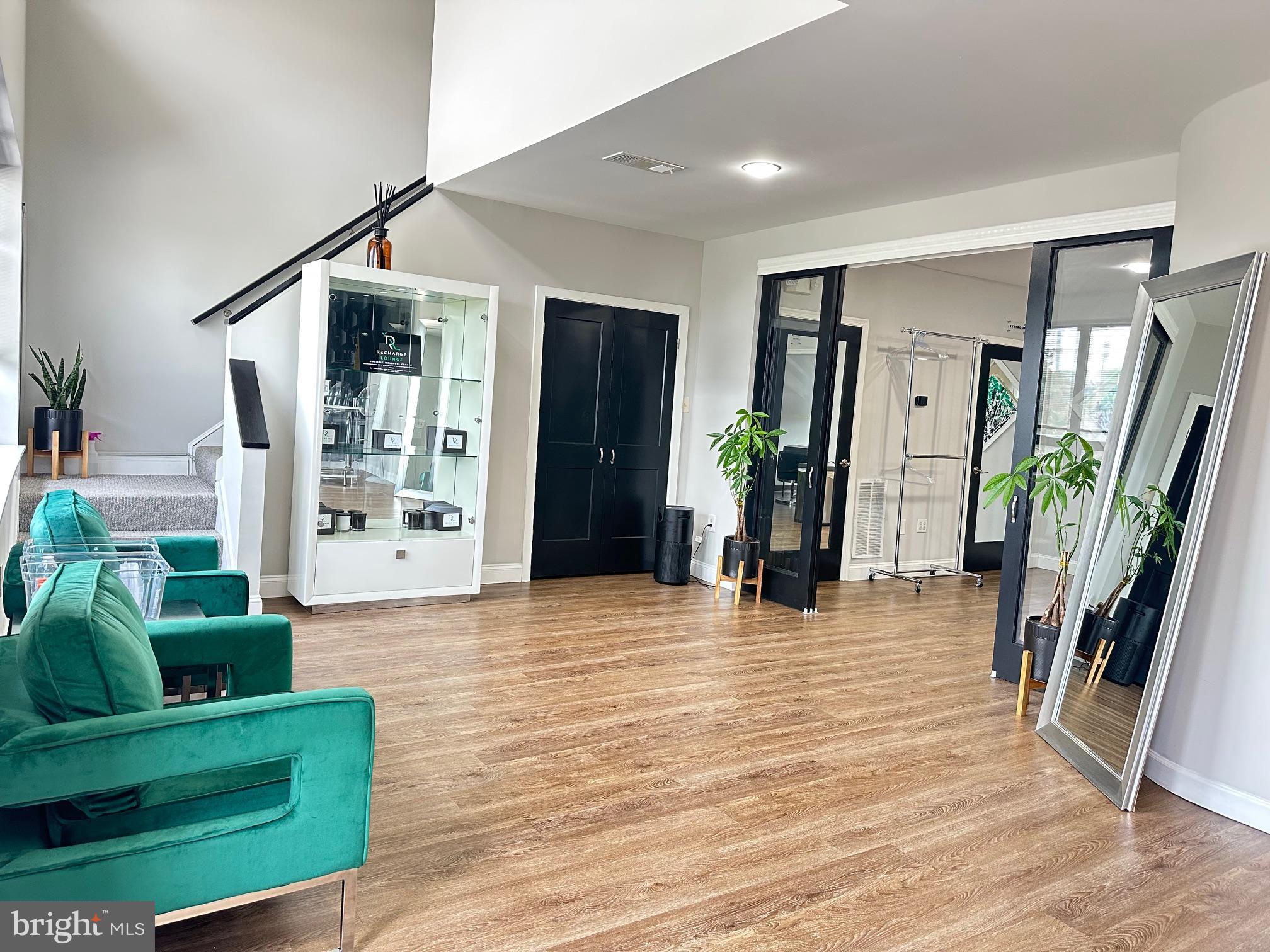 GEORGETOWN PARK - Commercial Lease