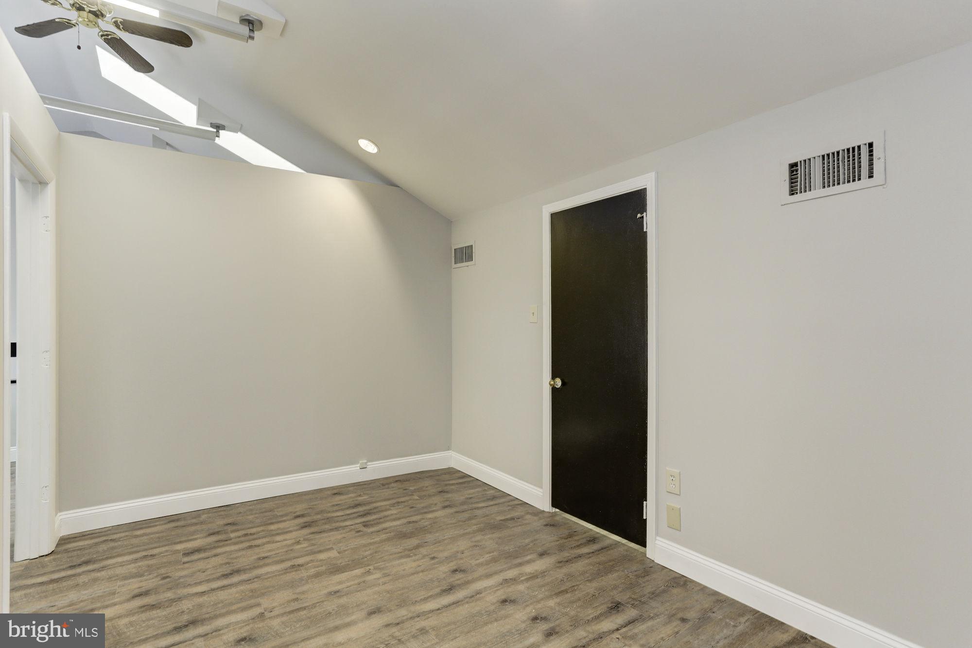 GEORGETOWN PARK - Commercial Lease