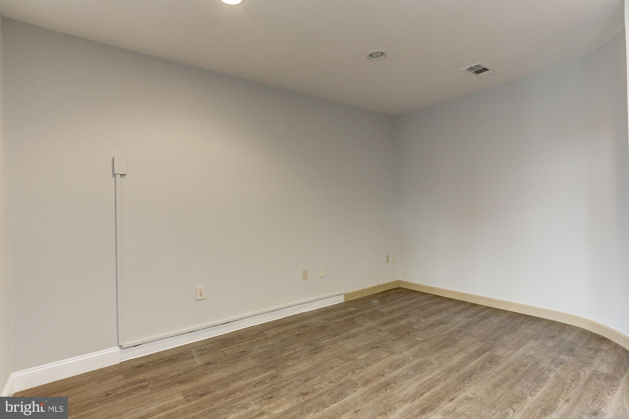 GEORGETOWN PARK - Commercial Lease