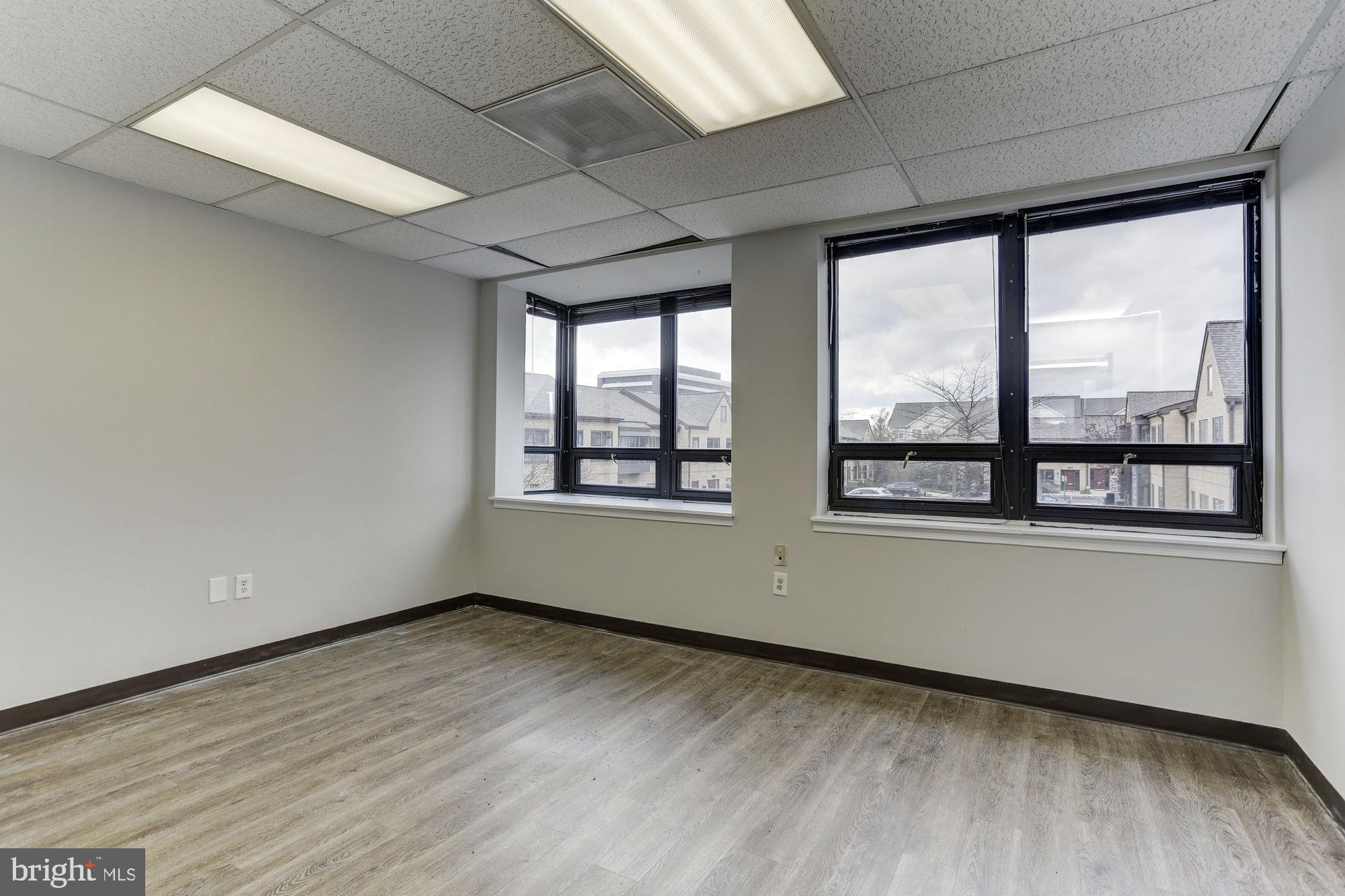 GEORGETOWN PARK - Commercial Lease