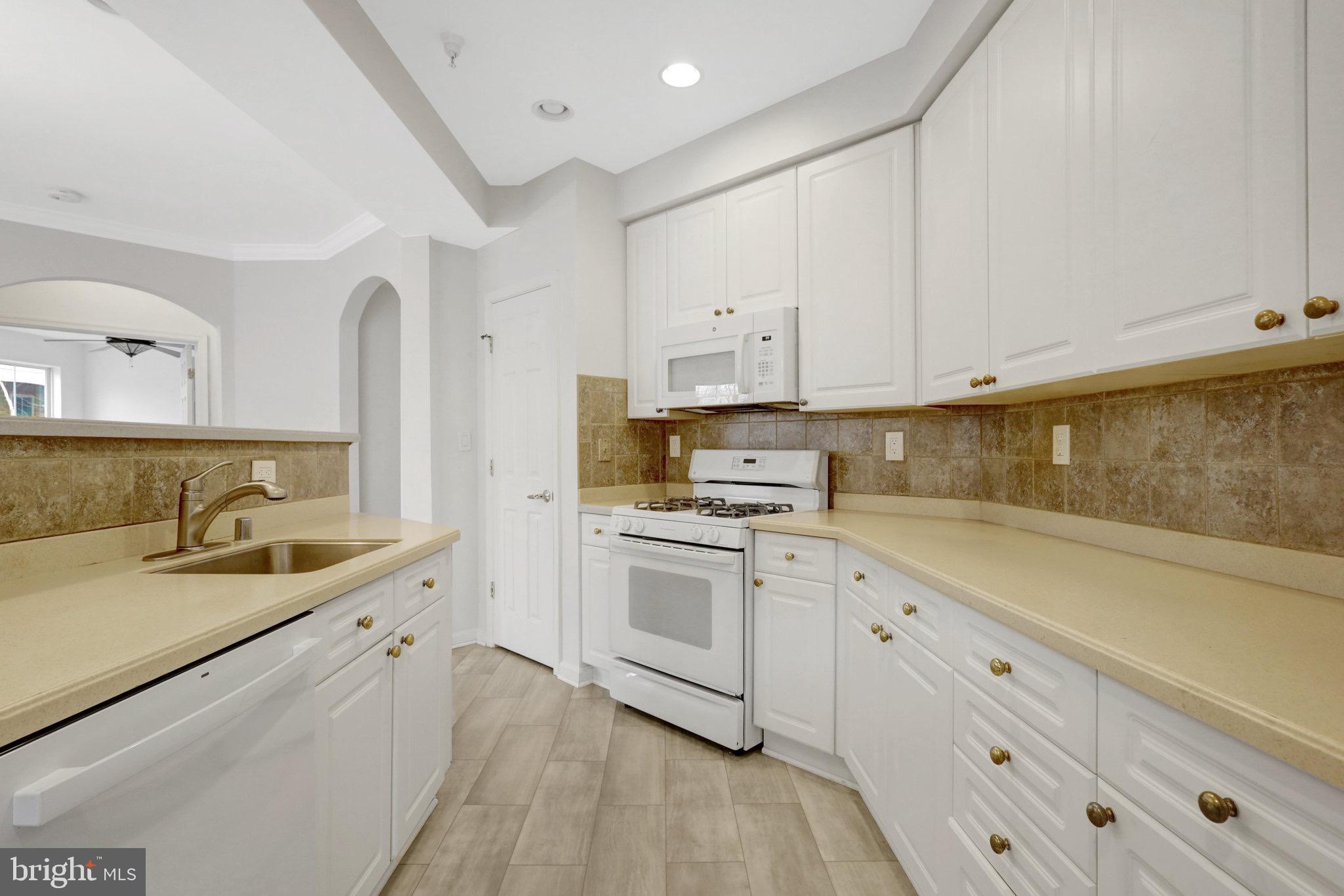 CAMERON STATION - Residential