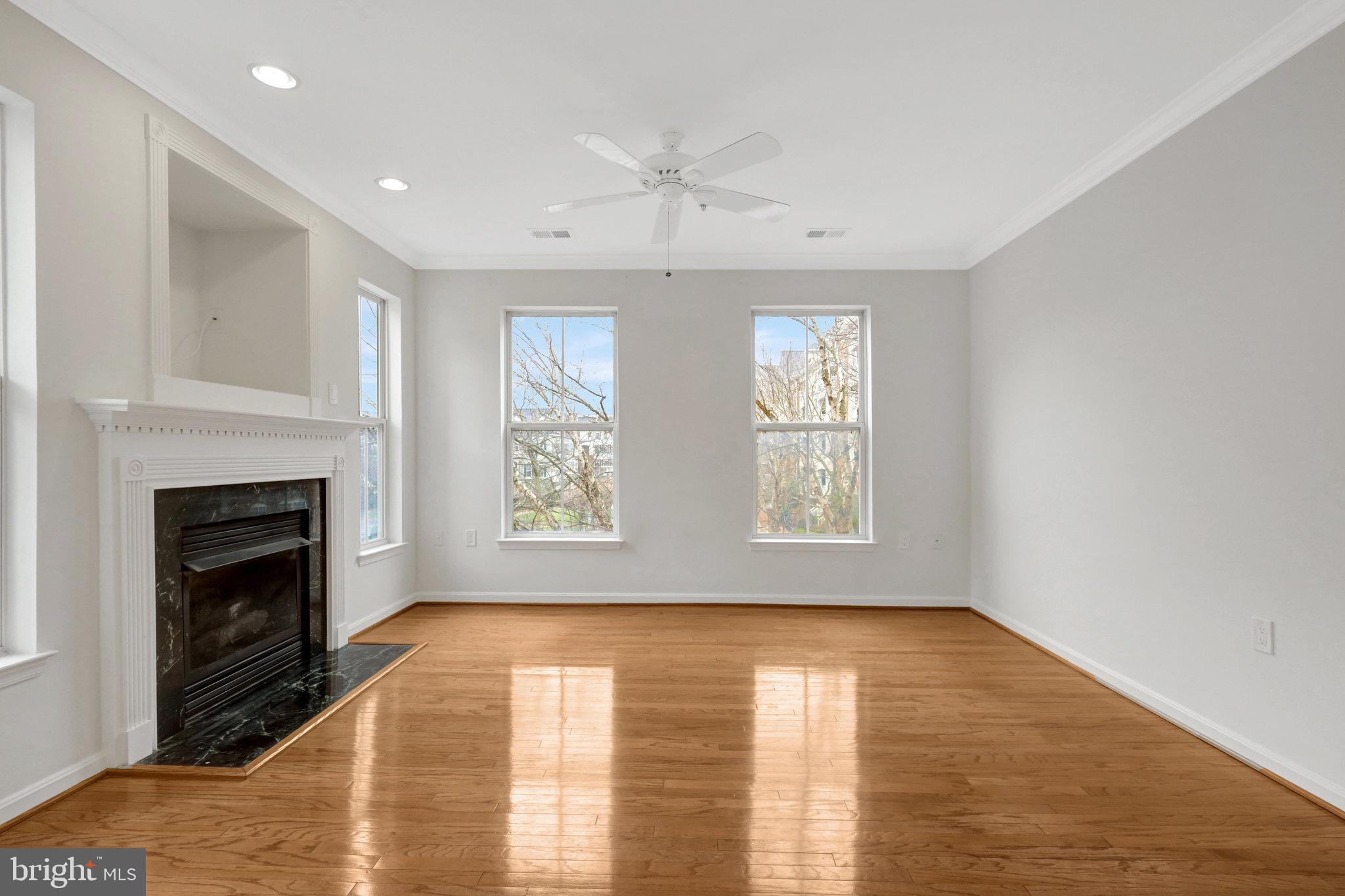 CAMERON STATION - Residential