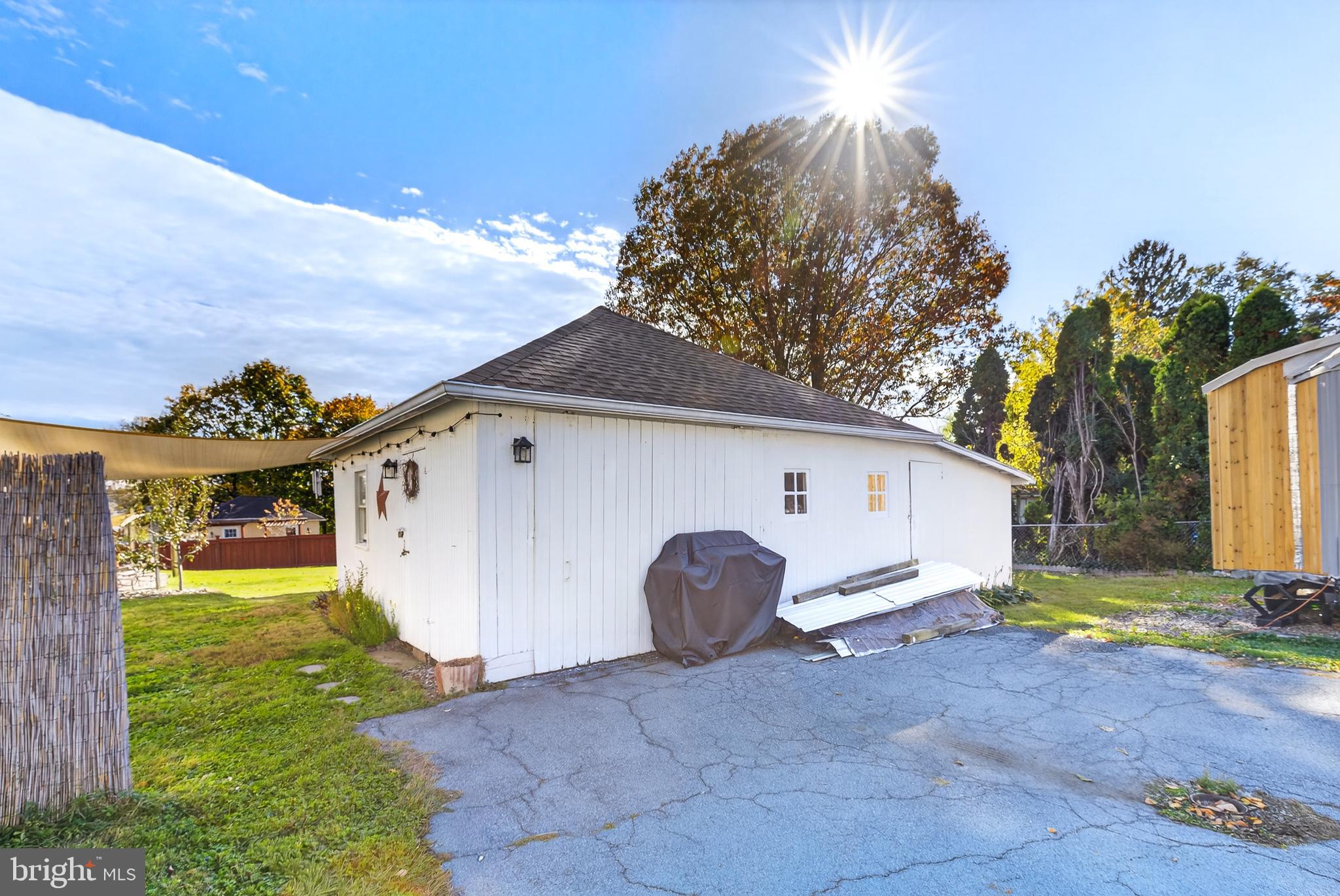 NEW HOLLAND BOROUGH - Residential