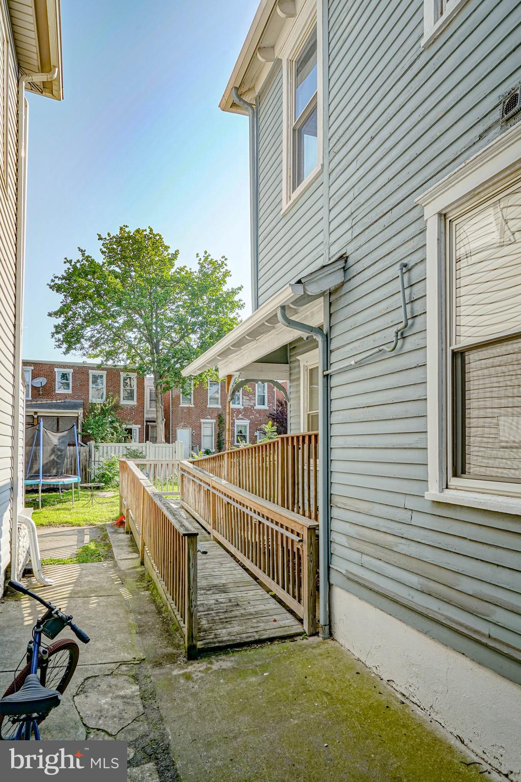 535 MONMOUTH STREET