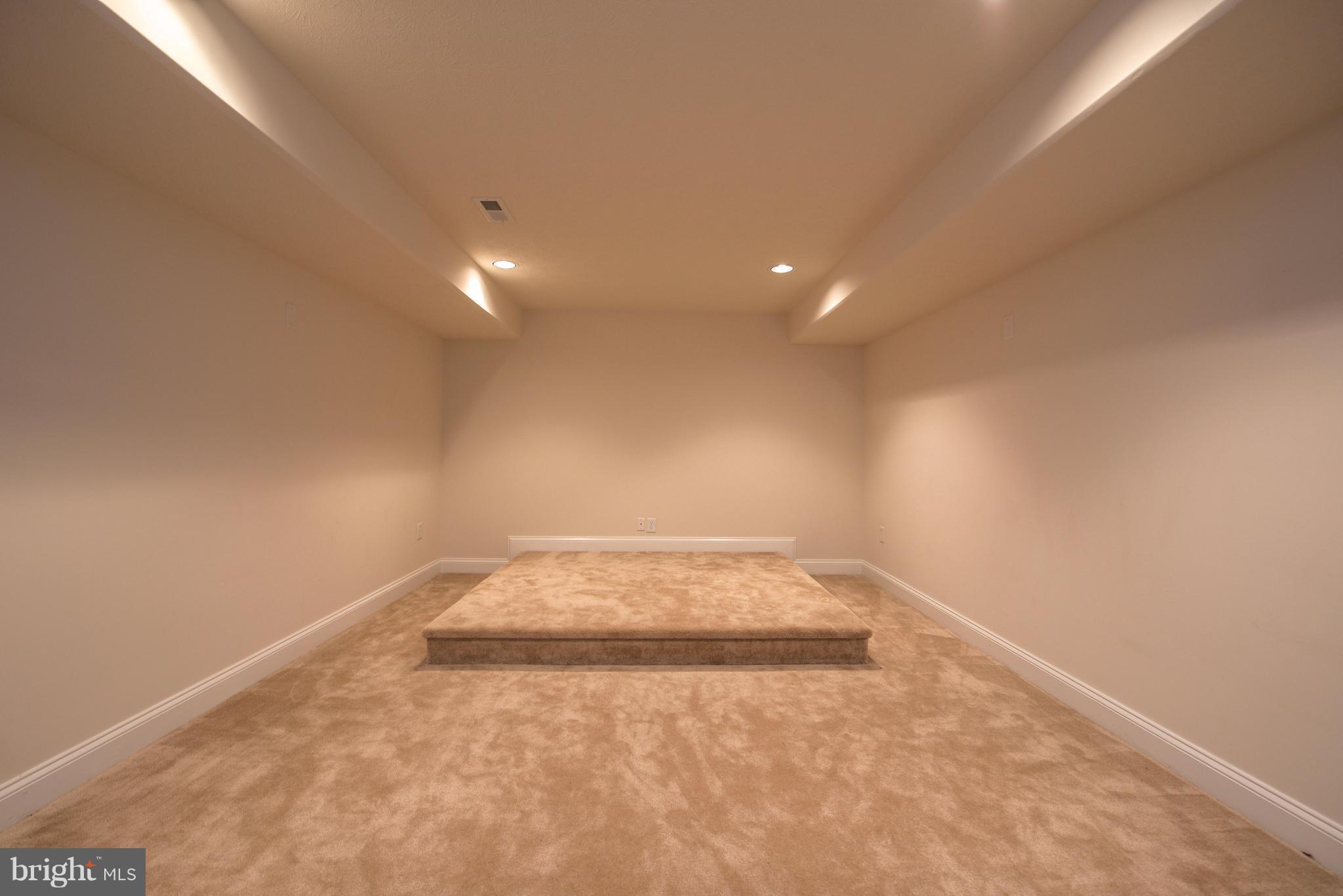 LANSDOWNE - Residential