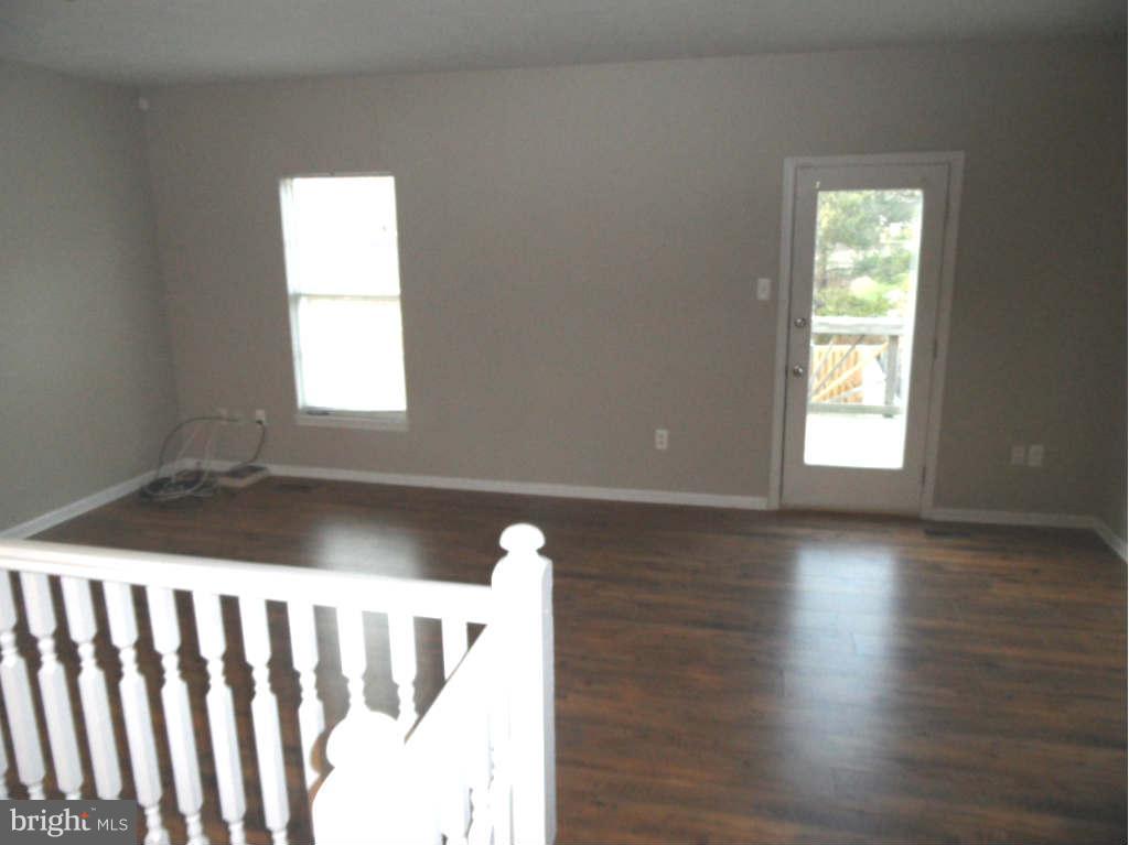 COUNTRY WALK - Residential Lease