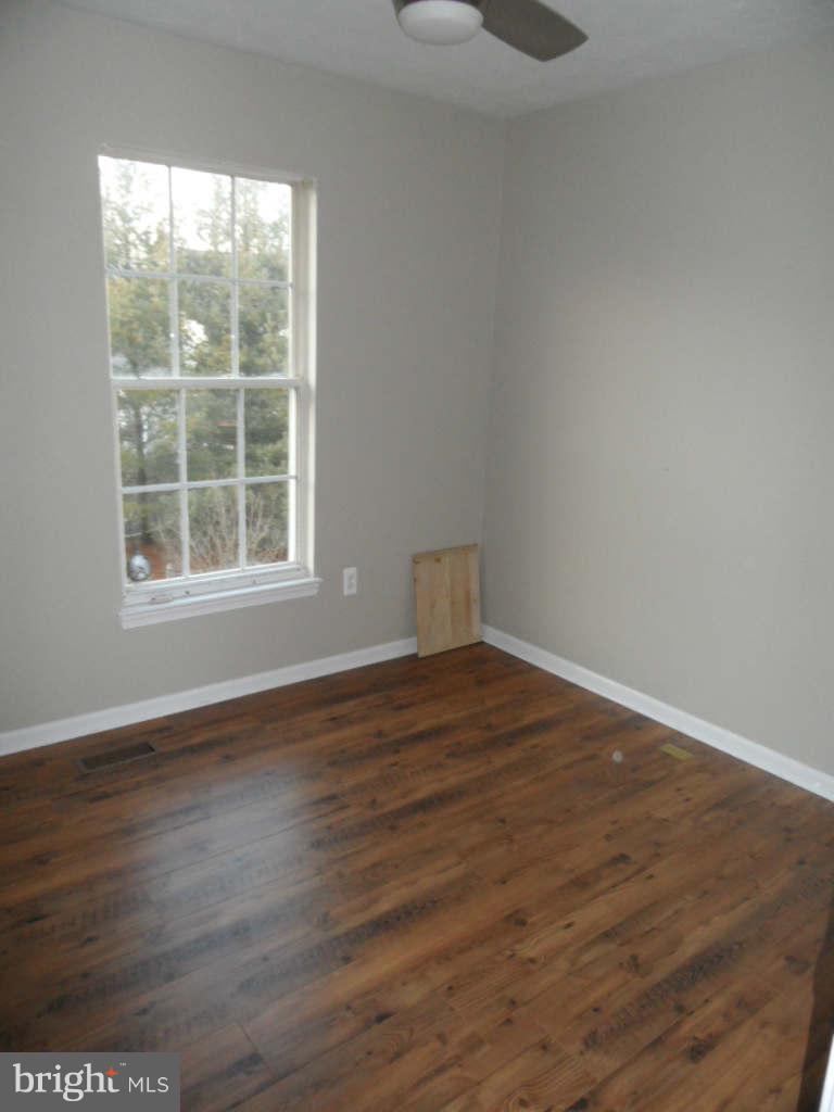 COUNTRY WALK - Residential Lease