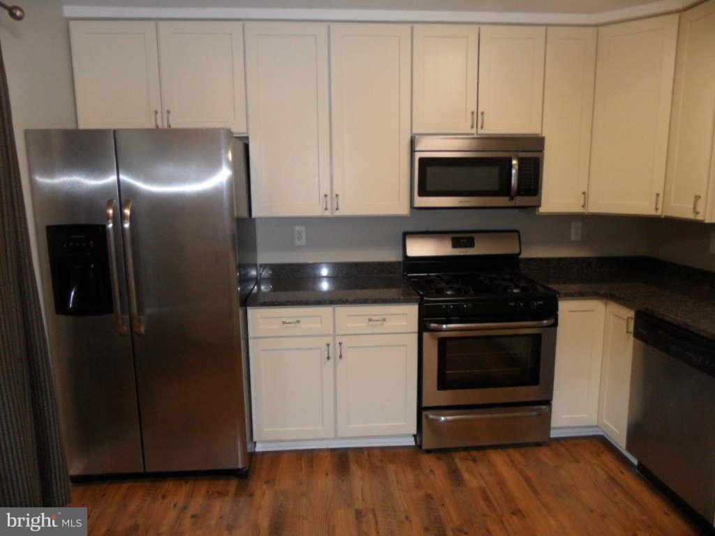 COUNTRY WALK - Residential Lease