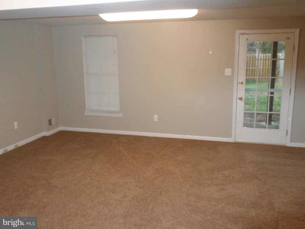 COUNTRY WALK - Residential Lease