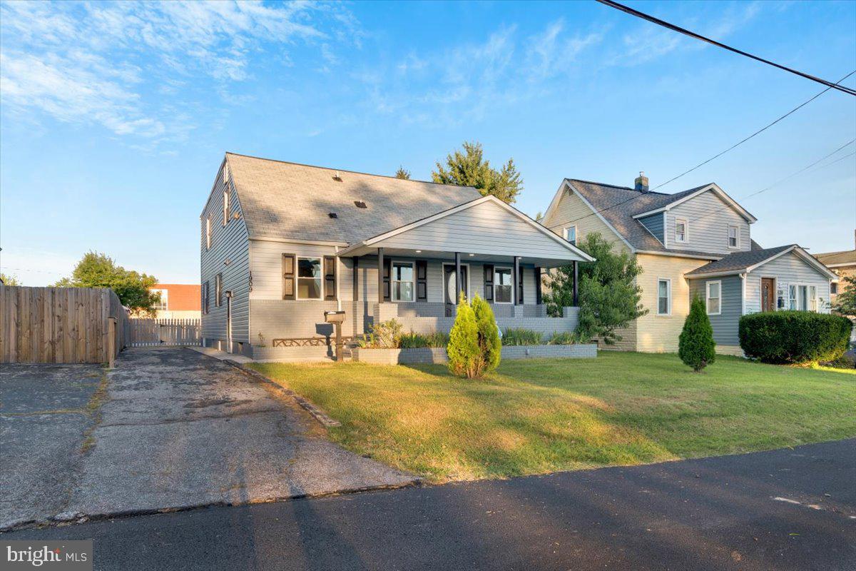 1909 AUGUST AVENUE
