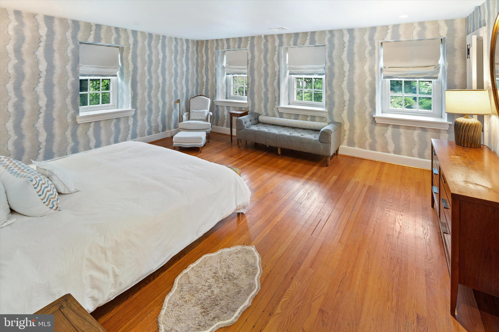 CHESTNUT HILL - Residential