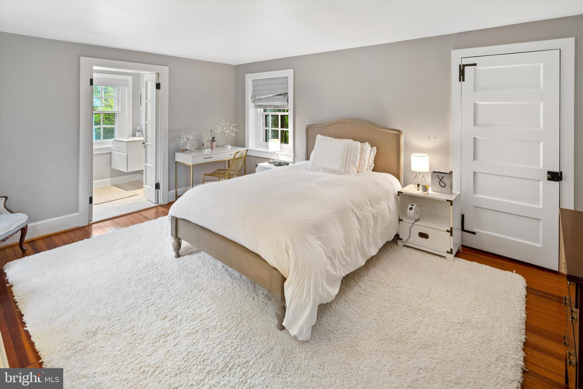 CHESTNUT HILL - Residential