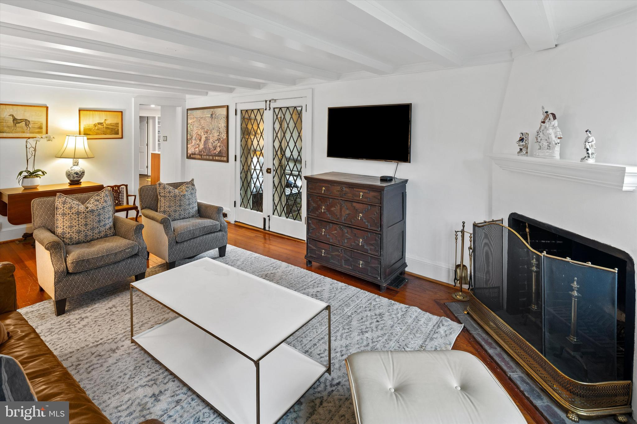 CHESTNUT HILL - Residential