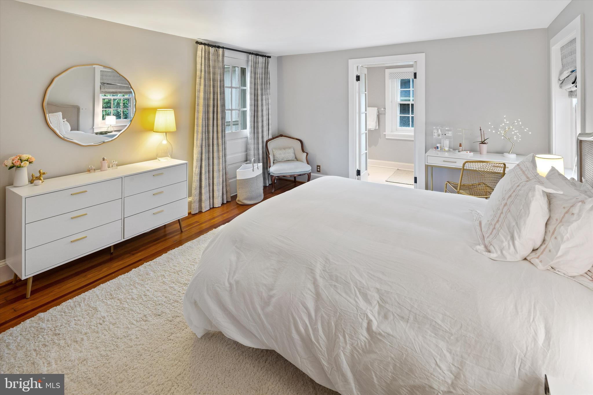 CHESTNUT HILL - Residential