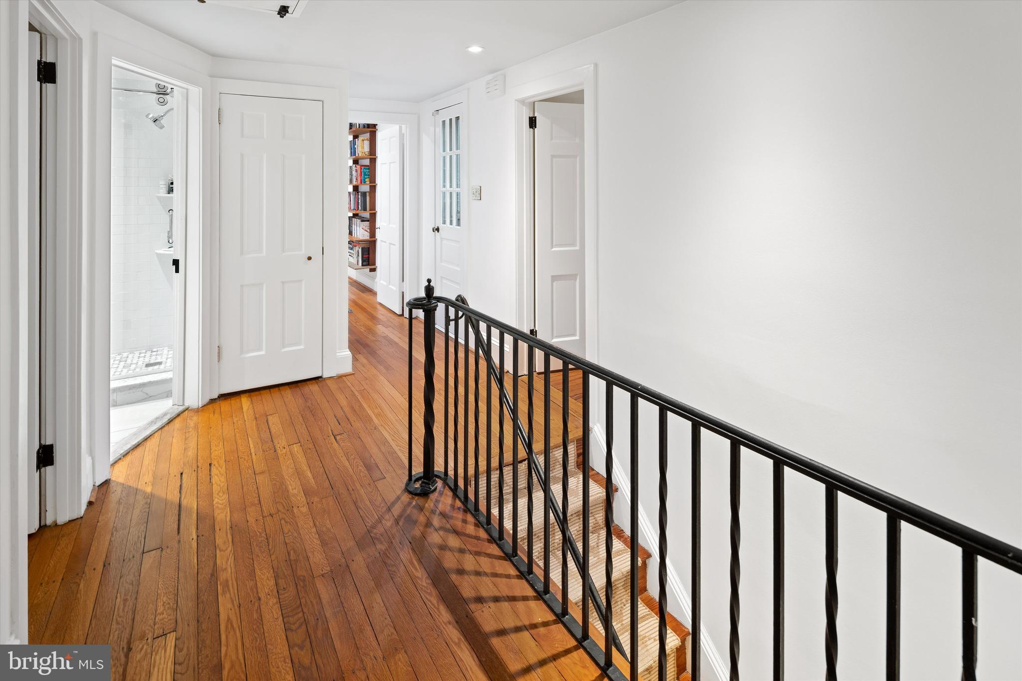 CHESTNUT HILL - Residential