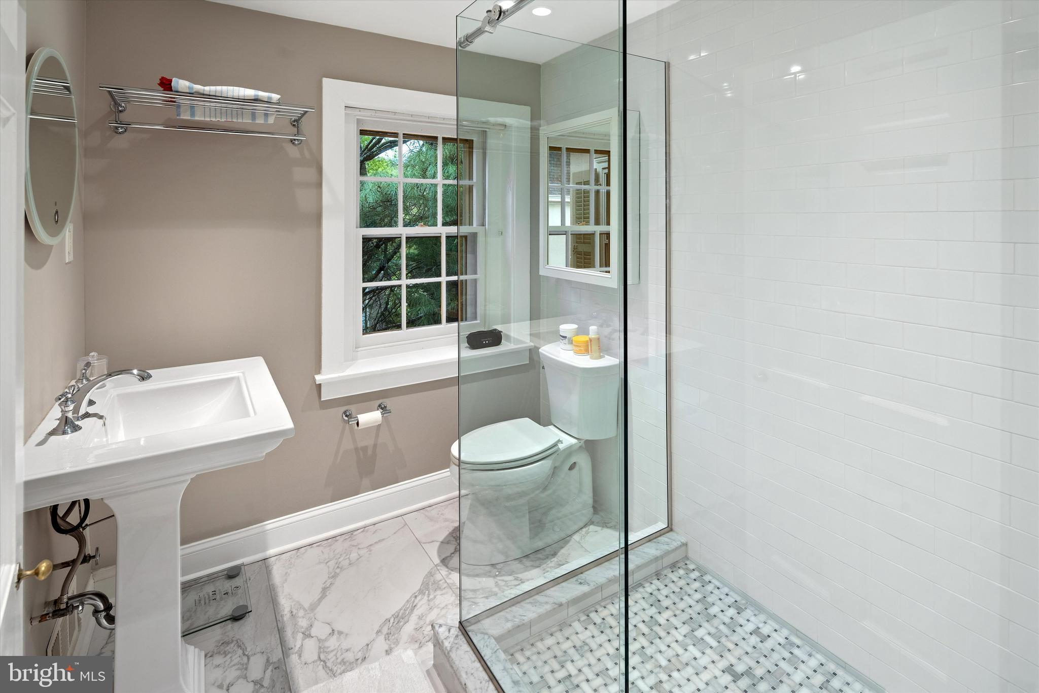 CHESTNUT HILL - Residential