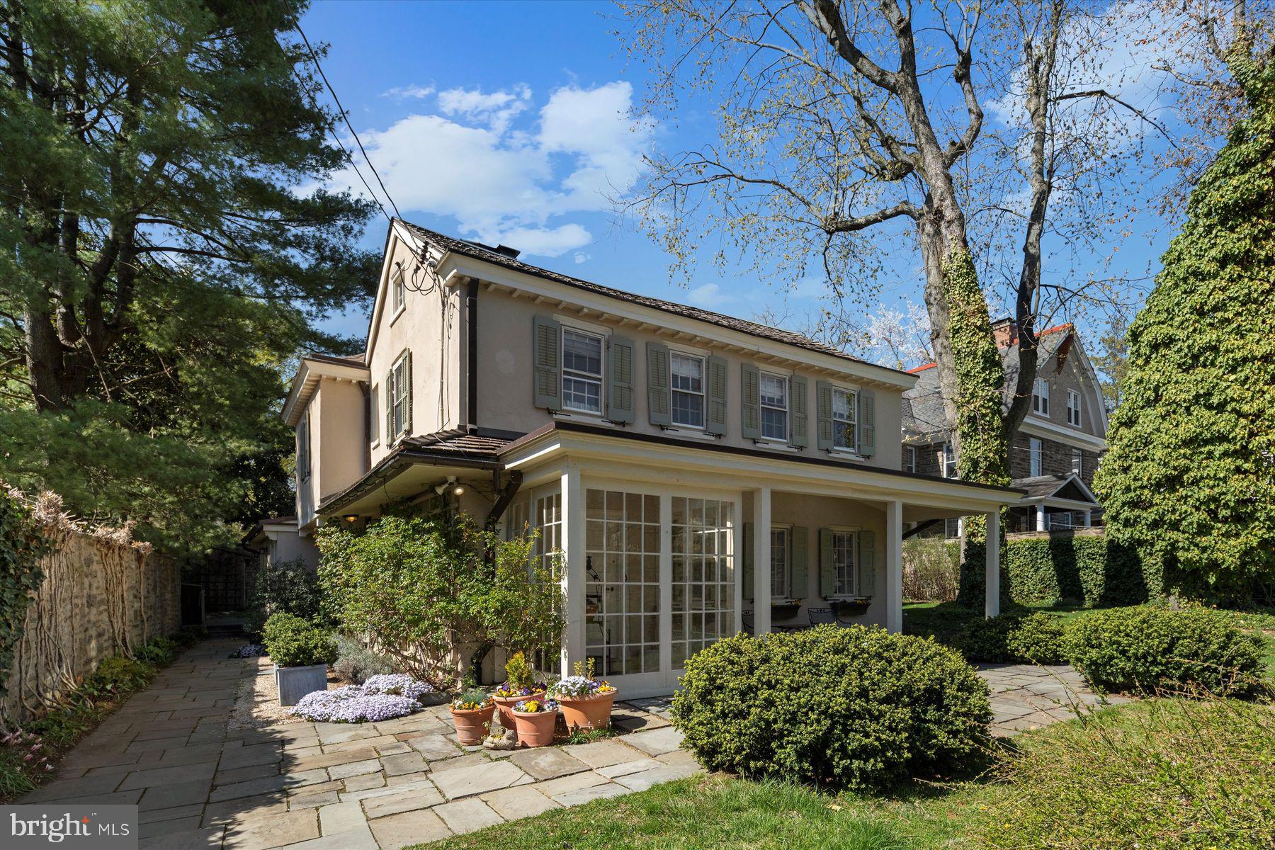 CHESTNUT HILL - Residential