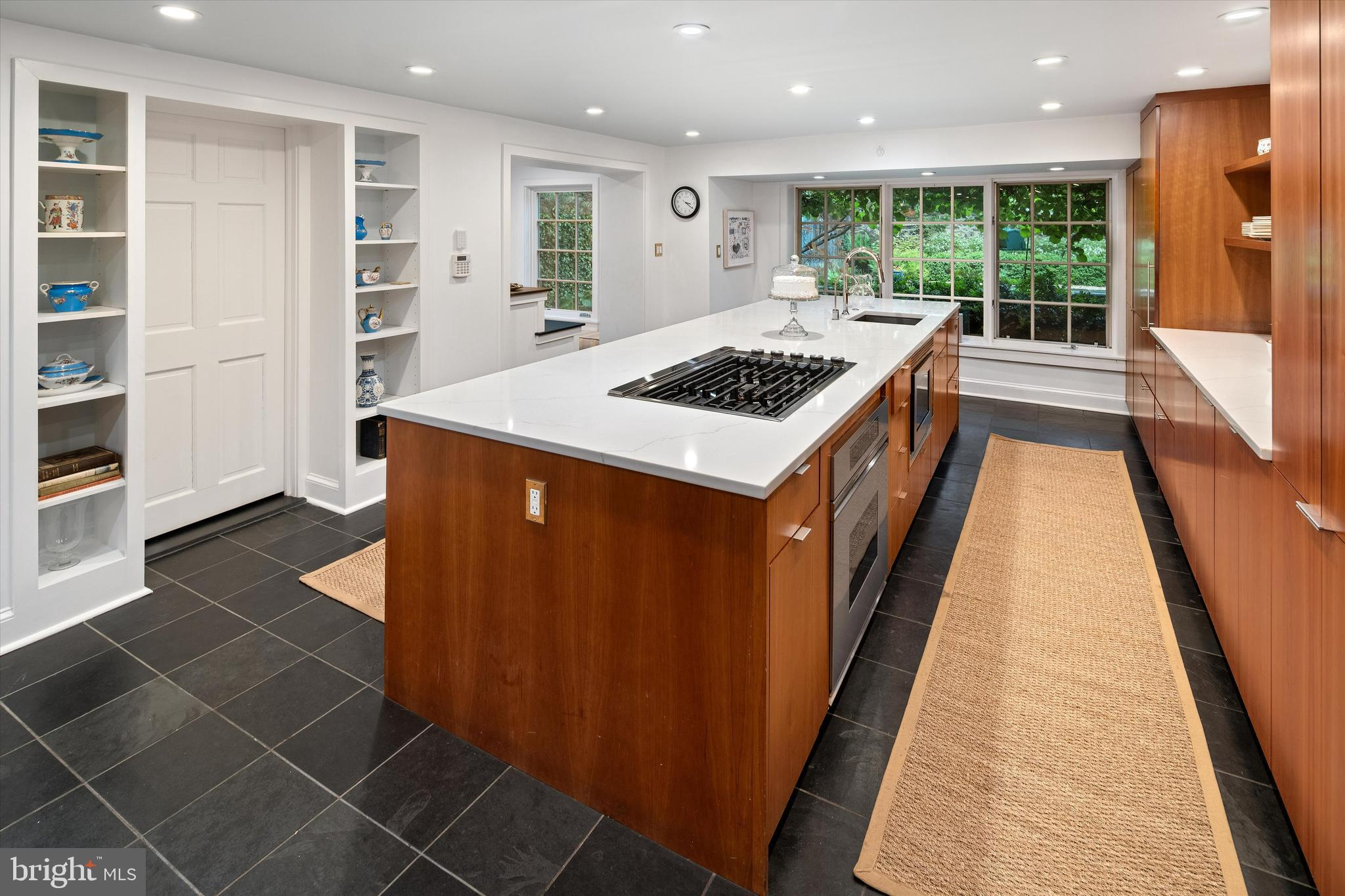 CHESTNUT HILL - Residential