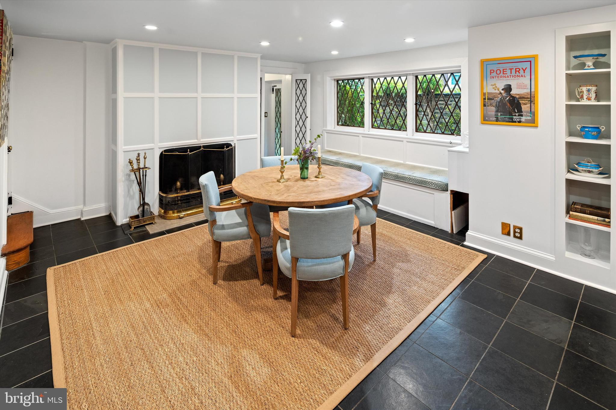 CHESTNUT HILL - Residential