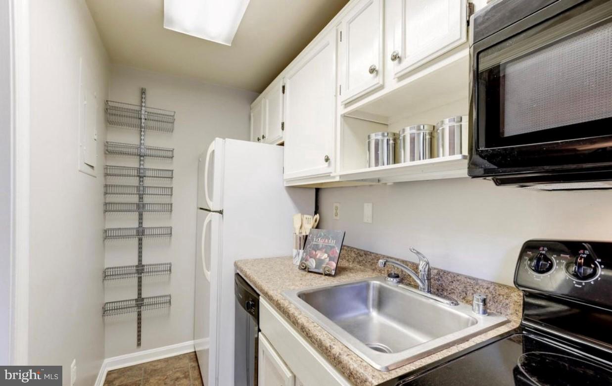 1742 N RHODES STREET 5-304