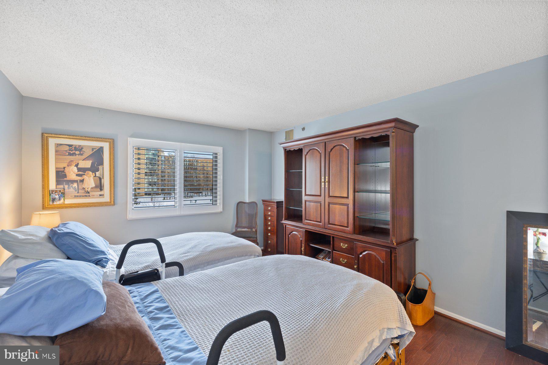 FAIRWAYS SOUTH - Residential