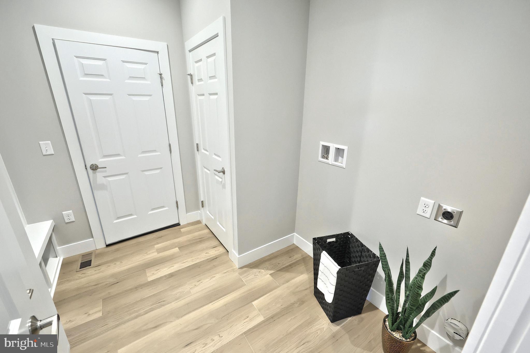 WINDING CREEK - Residential