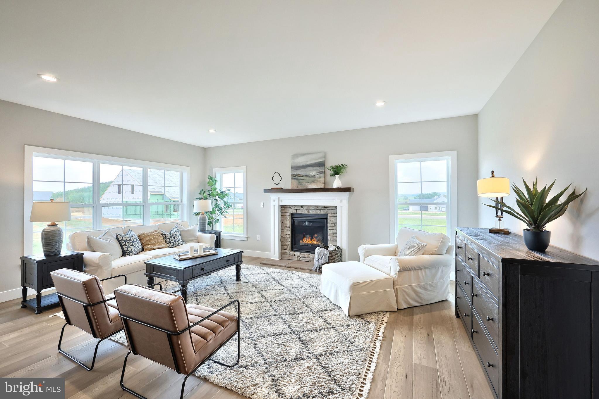 WINDING CREEK - Residential