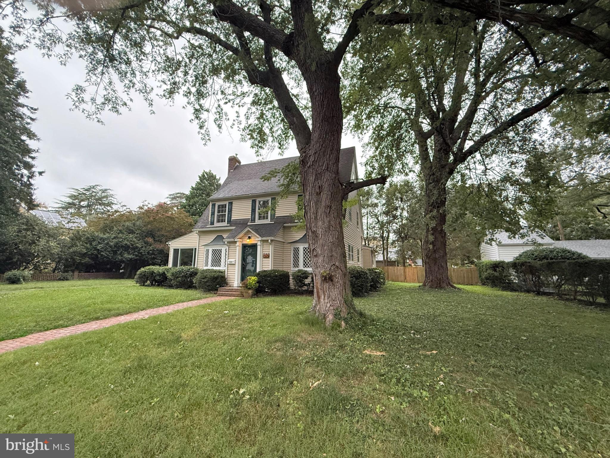 215 S CLAIRMONT DRIVE