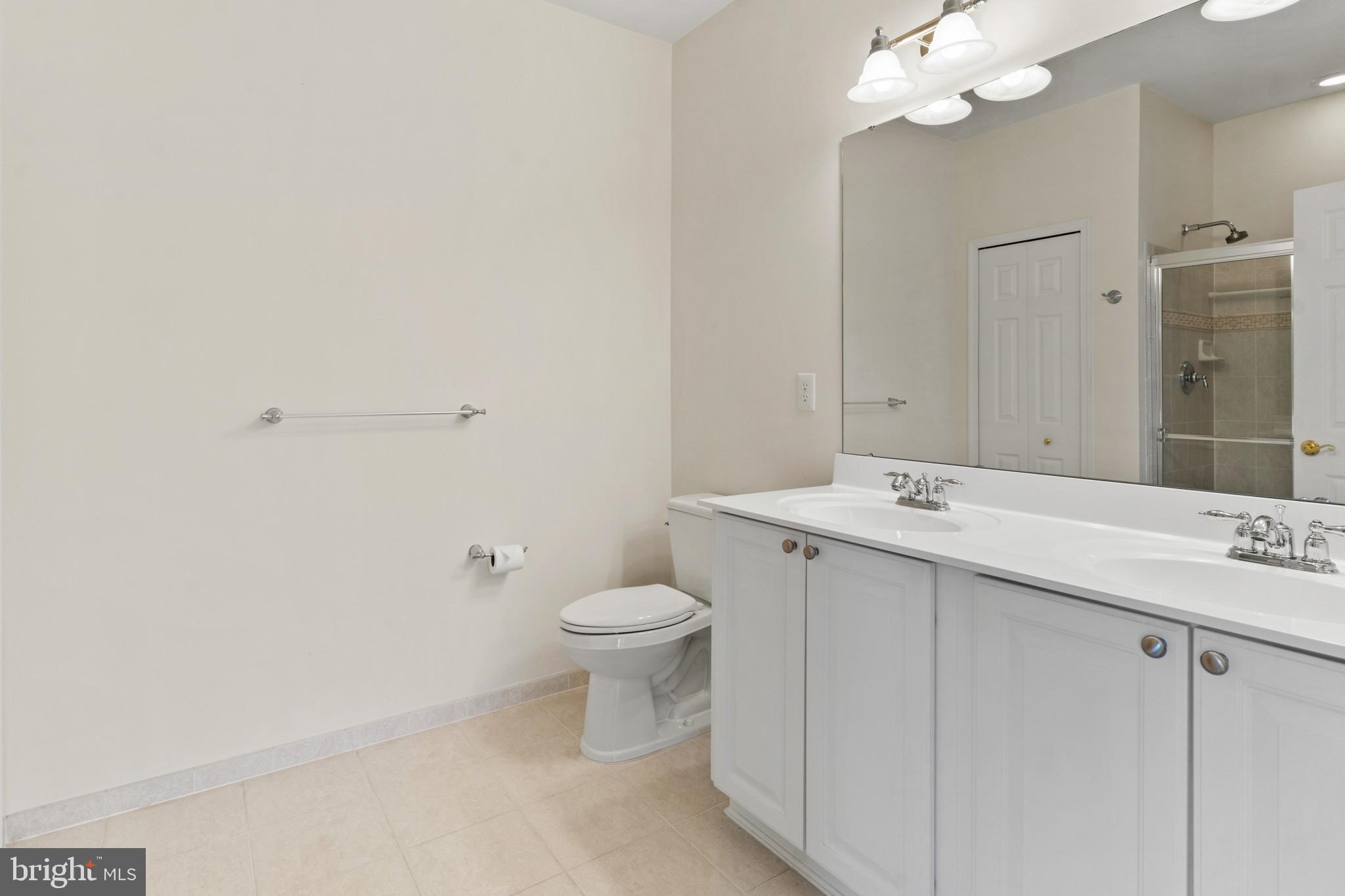 COURTYARDS AT WAVERLY WOODS EAST - Residential