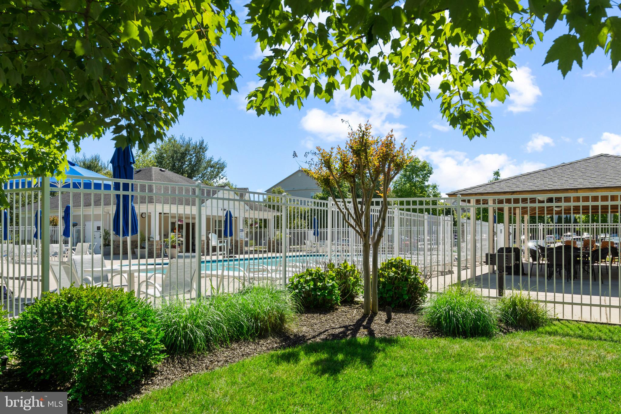 COURTYARDS AT WAVERLY WOODS EAST - Residential