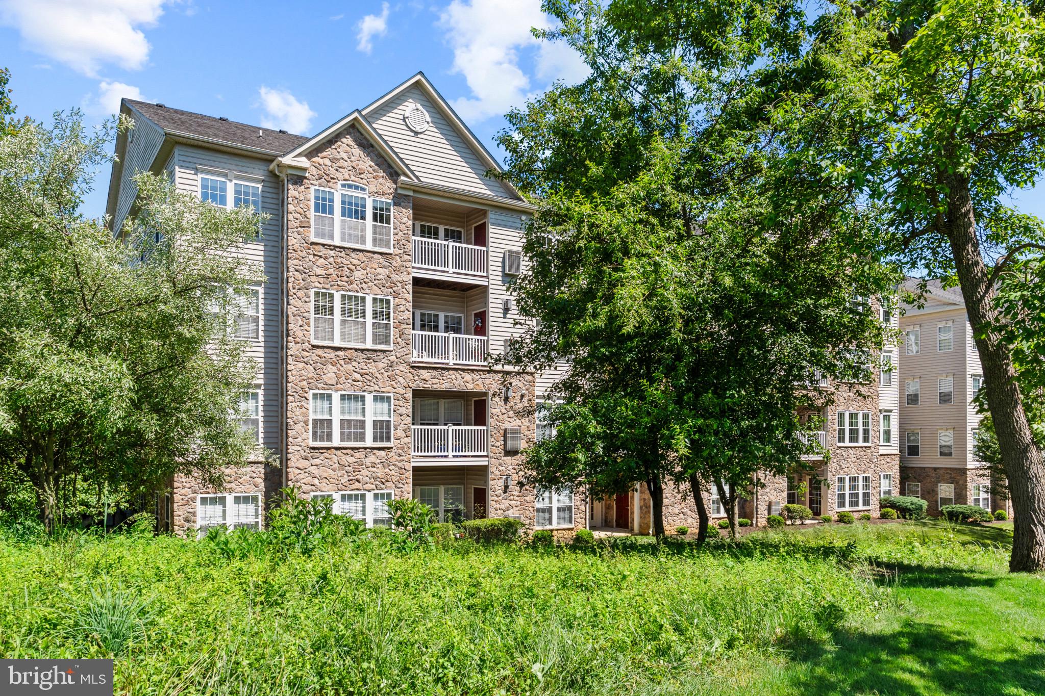 COURTYARDS AT WAVERLY WOODS EAST - Residential