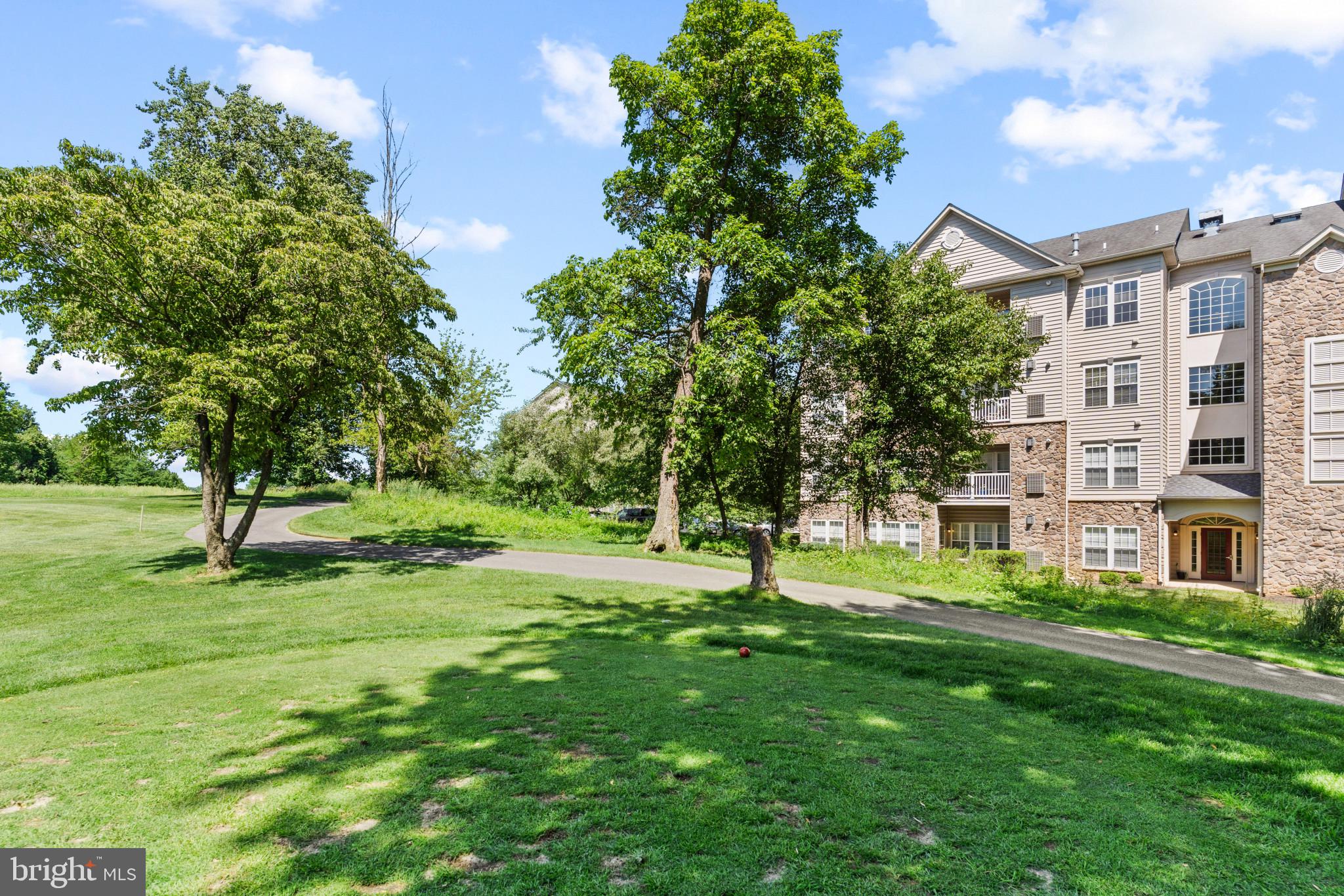 COURTYARDS AT WAVERLY WOODS EAST - Residential