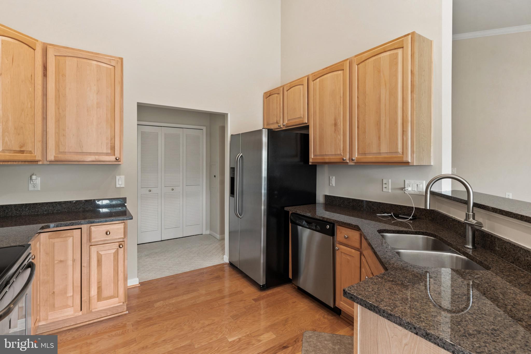 COURTYARDS AT WAVERLY WOODS EAST - Residential
