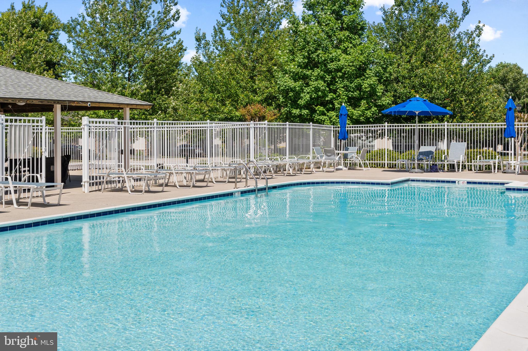COURTYARDS AT WAVERLY WOODS EAST - Residential