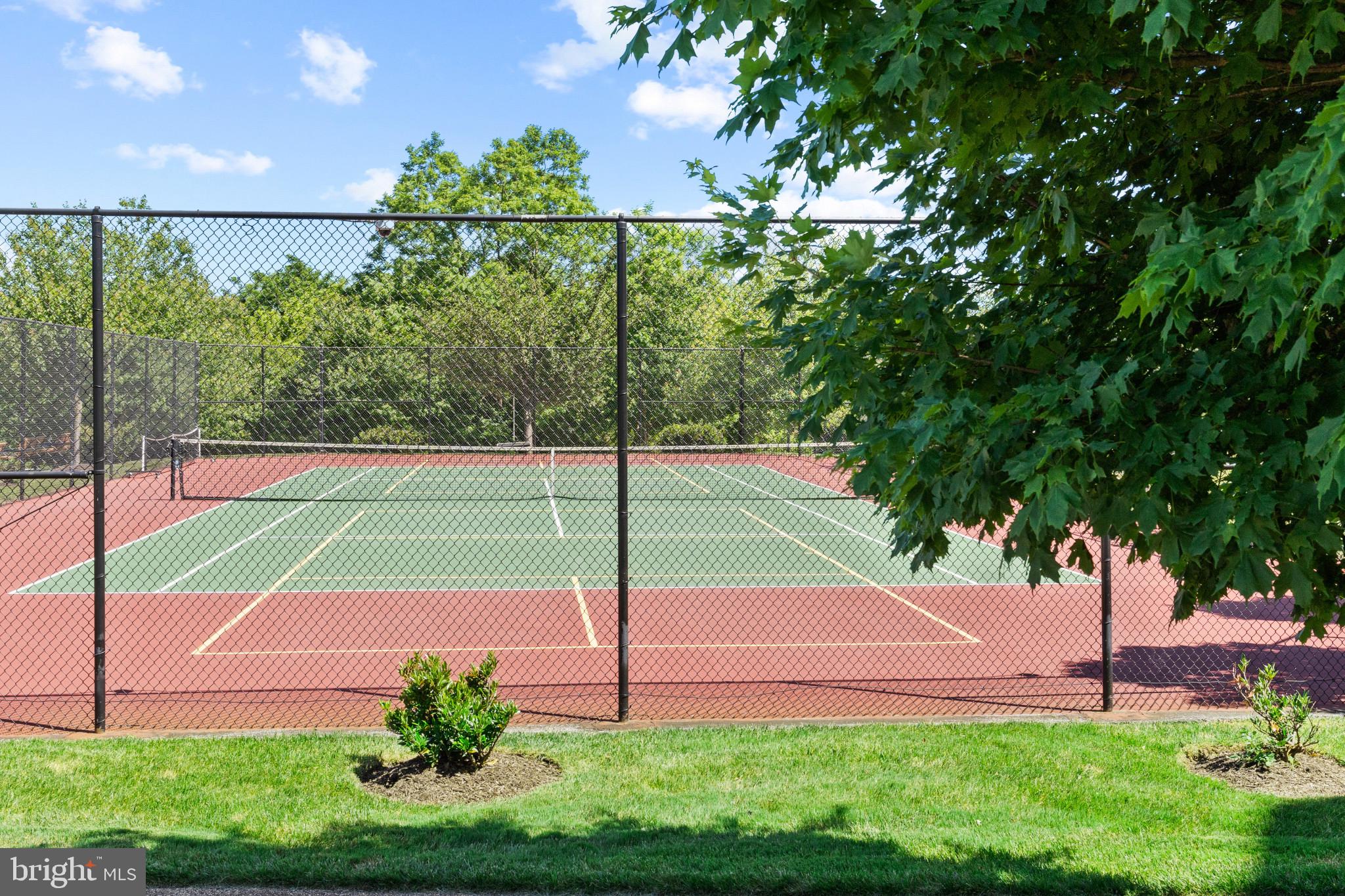 COURTYARDS AT WAVERLY WOODS EAST - Residential