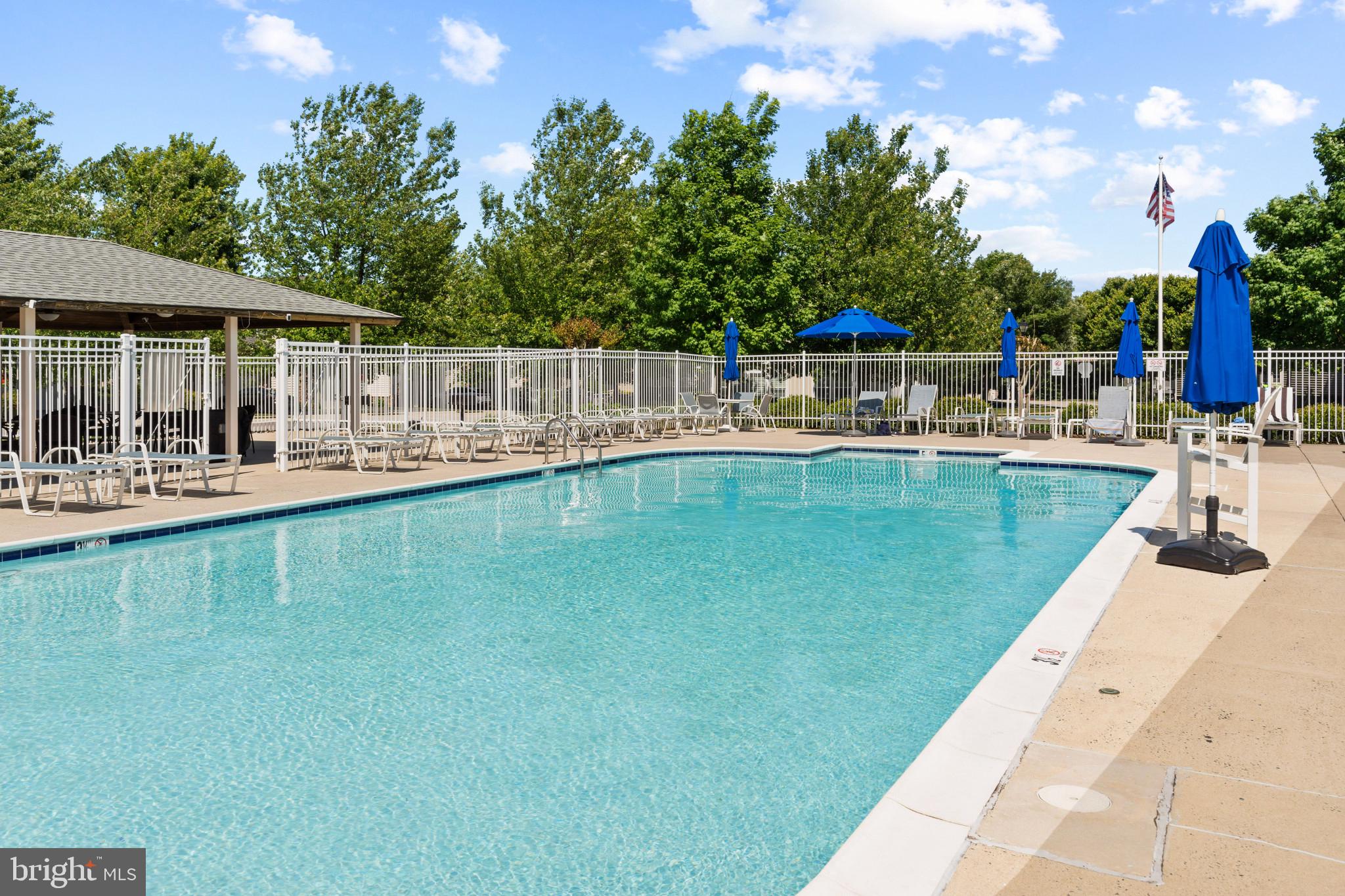 COURTYARDS AT WAVERLY WOODS EAST - Residential