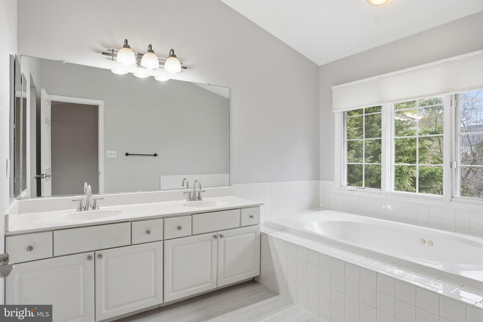 FALLSTONE - Residential