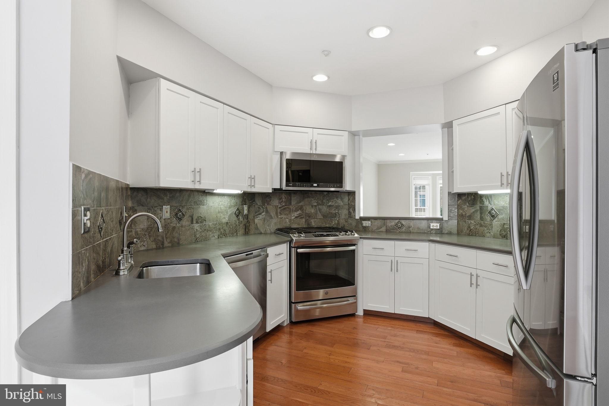 FALLSTONE - Residential