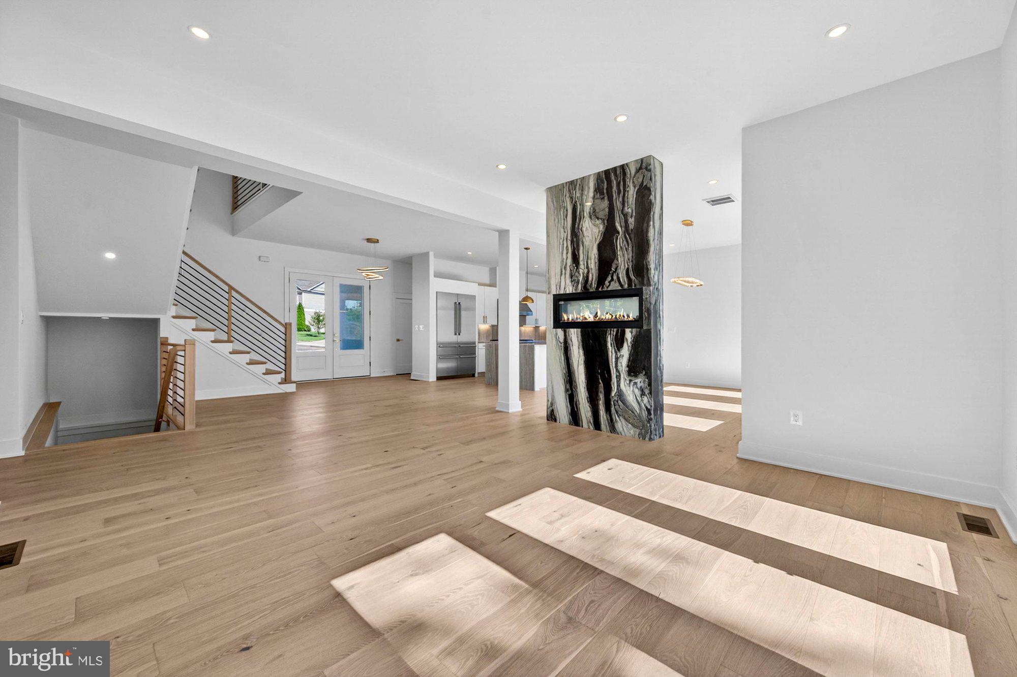 VIENNA WOODS - Residential