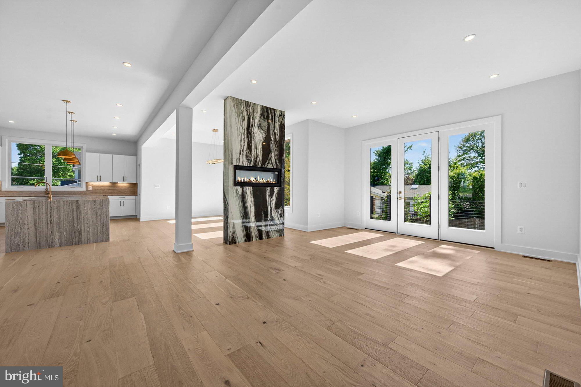 VIENNA WOODS - Residential