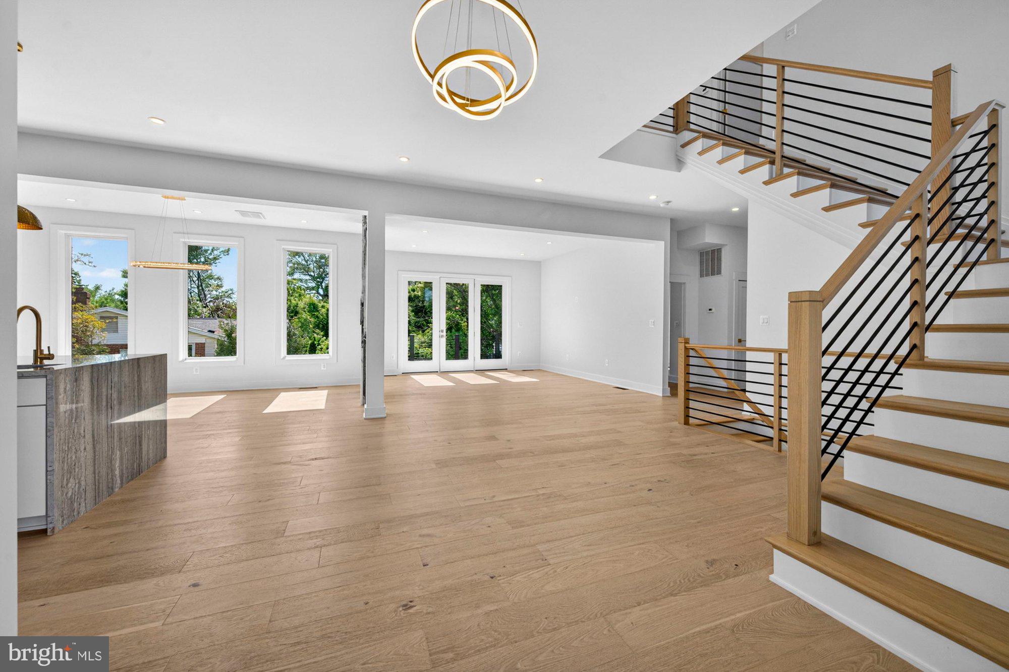 VIENNA WOODS - Residential